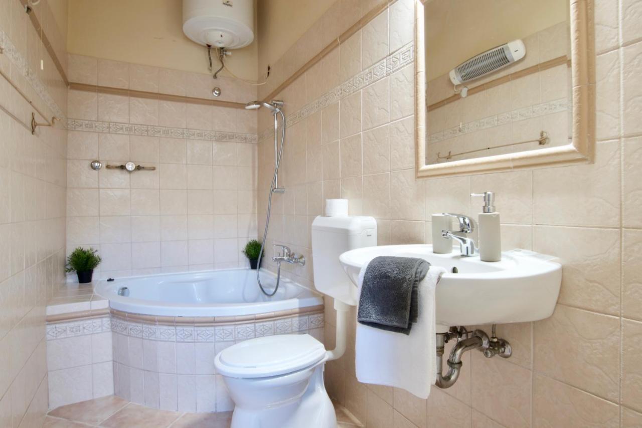 Standard Apartment By Hi5 - Nyugati Square ブダペスト エクステリア 写真