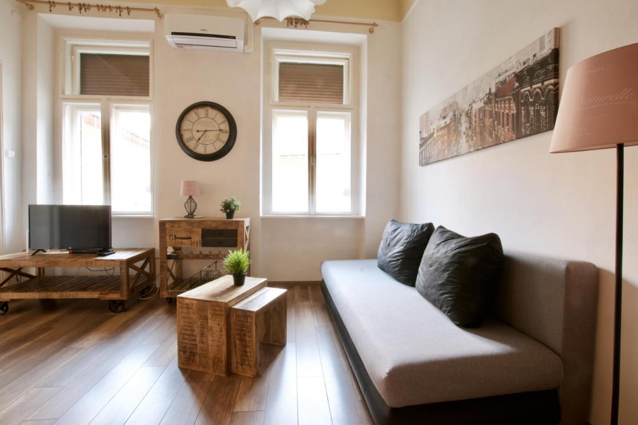 Standard Apartment By Hi5 - Nyugati Square ブダペスト エクステリア 写真